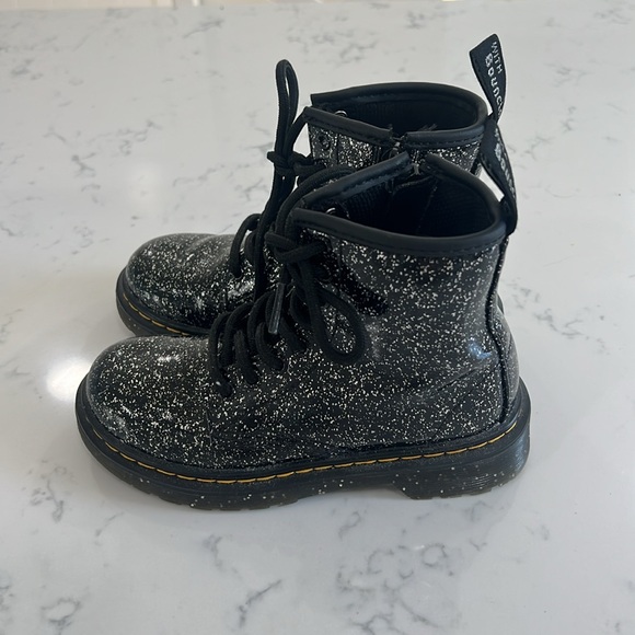 DR MARTENS girls 1460 GLITTER LACE UP BOOTS - Picture 2 of 6